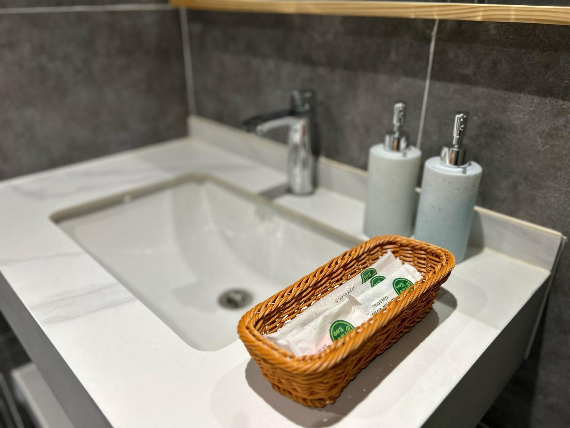 The Urban Westlake Apartment Ханой Екстериор снимка